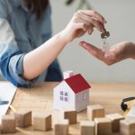 assistante sociale et aide au logement